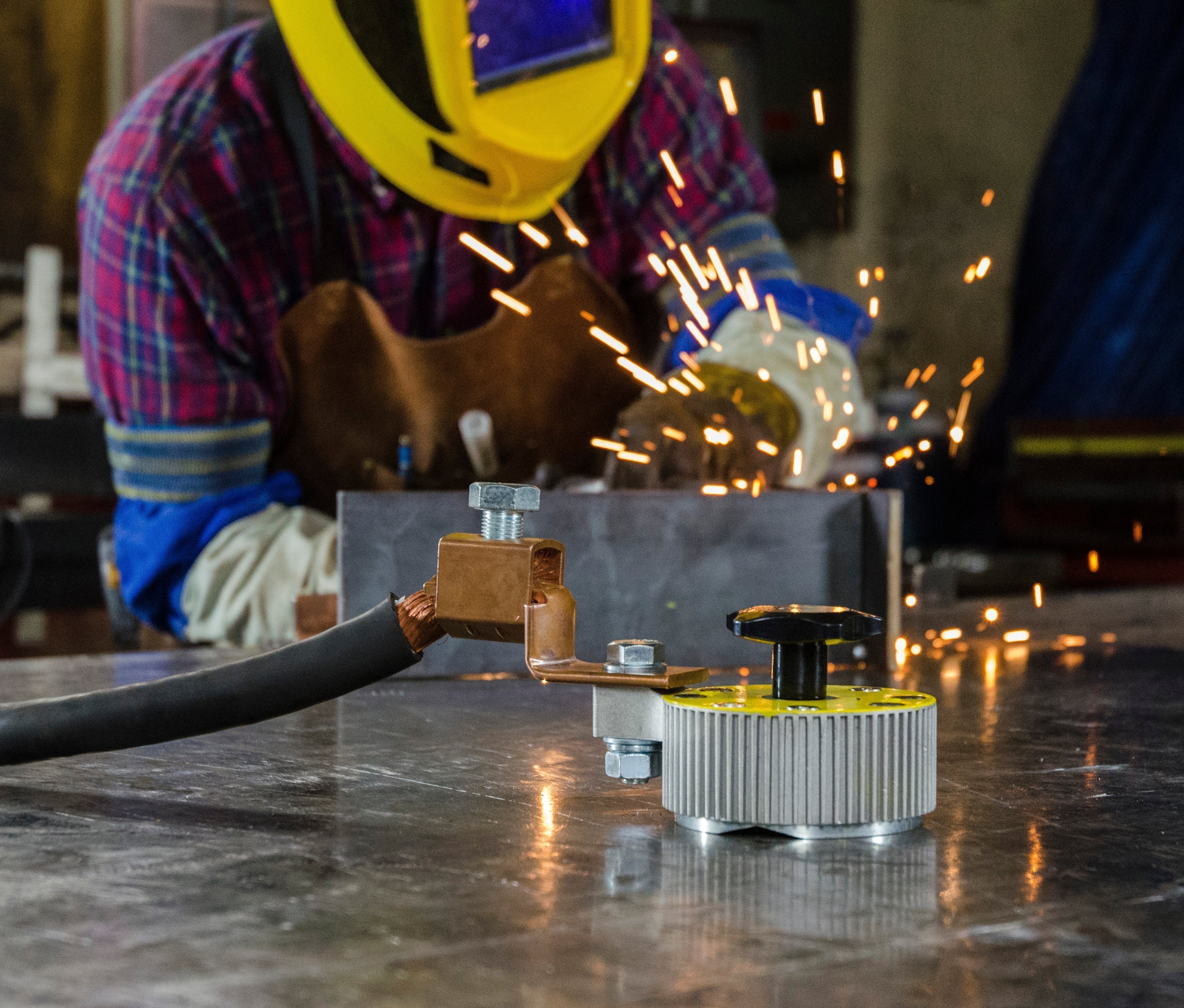 Die ultimativen magnetischen Schweißerdungsklemmen: Magswitch 300 Ampere, 600 Ampere und 800 Ampere