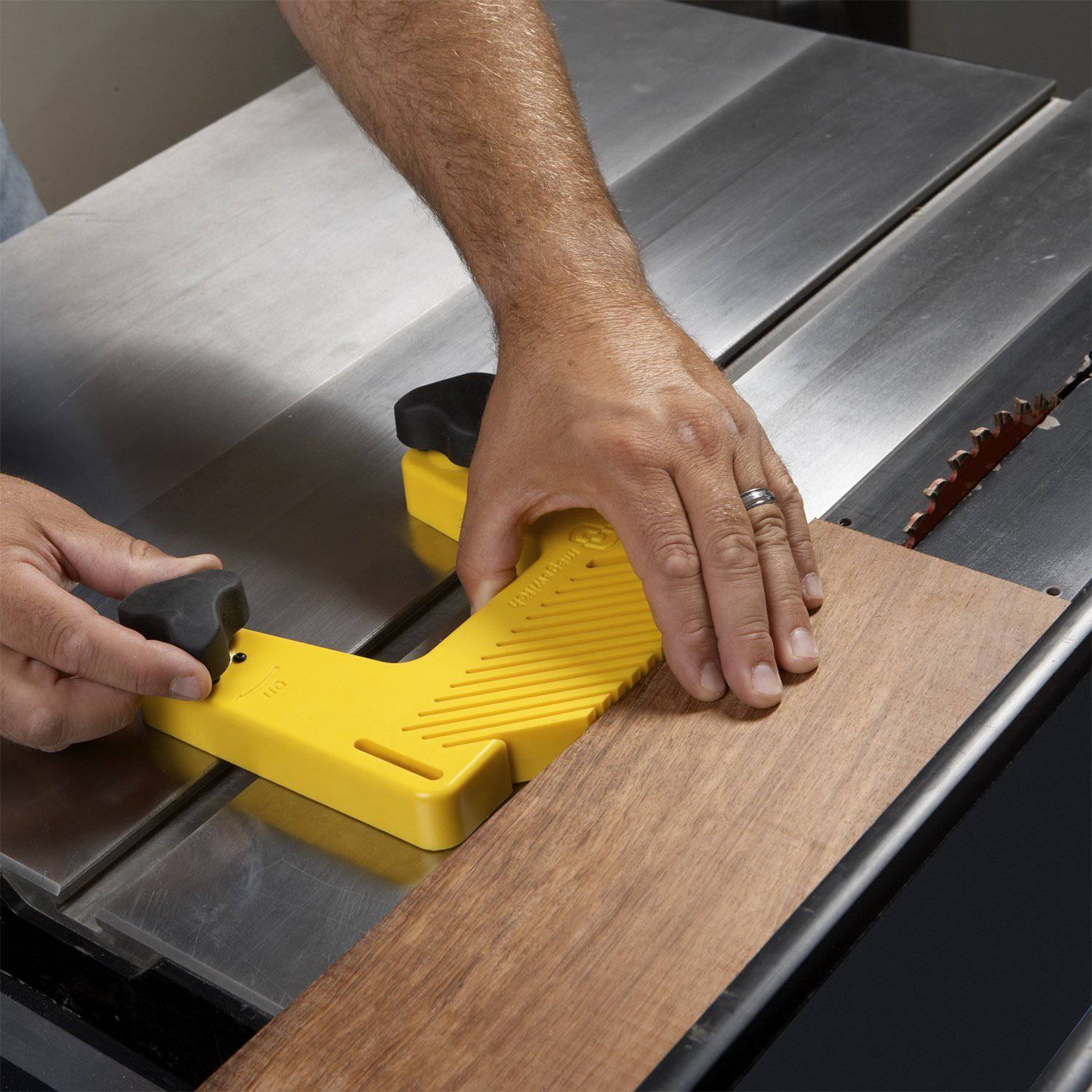 Magswitch Pro Table Featherboard - 8110328 - Mag-Tools Europe