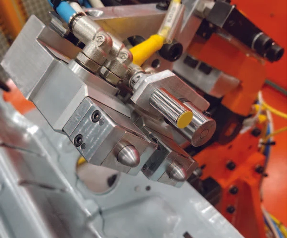Magswitch T-Serie -  Pneumatische Magneten Alternative zu Kniehebelspannern Unterbauspannern auf individuellen Konturen